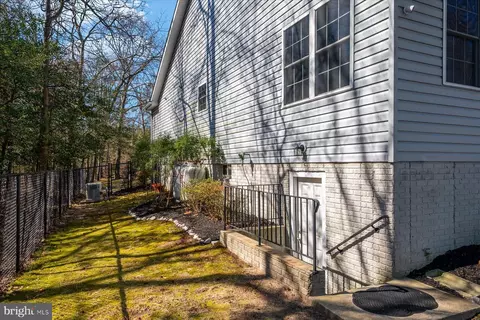 Exterior - 2062 Knollview Ave, Pasadena, MD 21122 photo 9 of 12