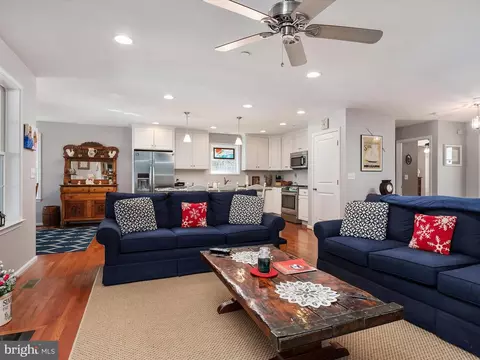 Living - 2062 Knollview Ave, Pasadena, MD 21122 photo 2 of 2