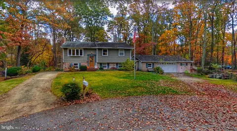657 Rossburg Ct, Pasadena, MD 21122