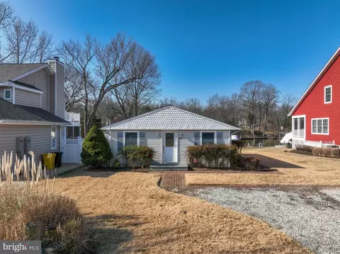 Exterior - 3602 S River Ter, Edgewater, MD 21037 photo 1 of 4