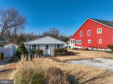Exterior - 3602 S River Ter, Edgewater, MD 21037 photo 4 of 4
