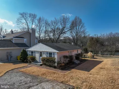 Exterior - 3602 S River Ter, Edgewater, MD 21037 photo 2 of 4