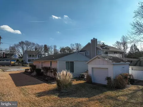 Exterior - 3602 S River Ter, Edgewater, MD 21037 photo 3 of 4
