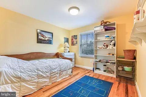 Bedroom - 3602 S River Ter, Edgewater, MD 21037 photo 4 of 5