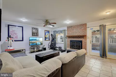 Living - 2454 Vineyard Ln, Crofton, MD 21114 photo 2 of 2