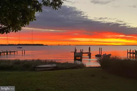 7011 Bay Front Dr, Annapolis, MD 21403