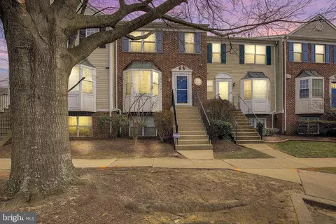 2004 Pawlet Dr, Crofton, MD 21114 photo 2