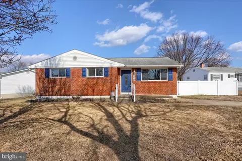 104 Cedarcliff Ct, Glen Burnie, MD 21060