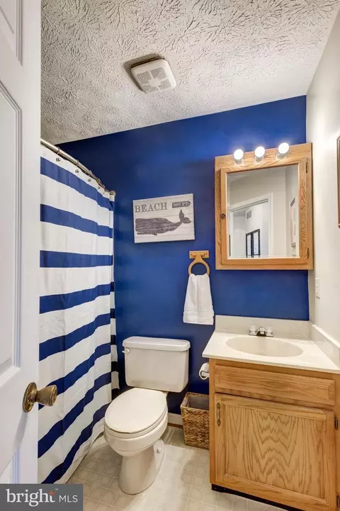 Bath - 908 Longview Ave, Pasadena, MD 21122 photo 3 of 4