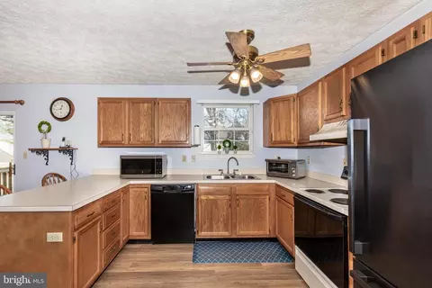 Kitchen - 908 Longview Ave, Pasadena, MD 21122 photo 1 of 4