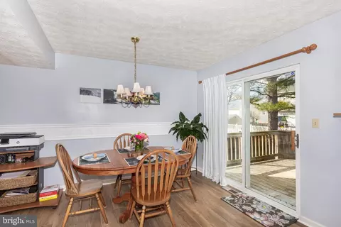 Dining - 908 Longview Ave, Pasadena, MD 21122 photo 2 of 3