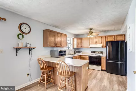 Kitchen - 908 Longview Ave, Pasadena, MD 21122 photo 4 of 4