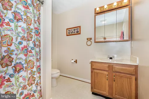 Bath - 908 Longview Ave, Pasadena, MD 21122 photo 1 of 4