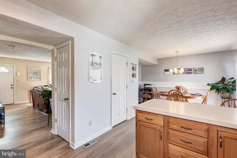 Entry Way - 908 Longview Ave, Pasadena, MD 21122 photo 1 of 1