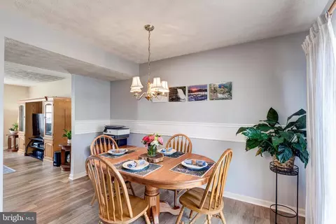 Dining - 908 Longview Ave, Pasadena, MD 21122 photo 1 of 3