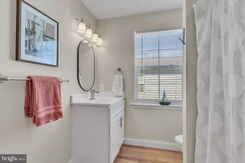 Bath - 814 Birch Ave, North Beach, MD 20714 photo 2 of 5
