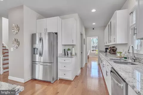 Entry Way - 814 Birch Ave, North Beach, MD 20714 photo 4 of 6