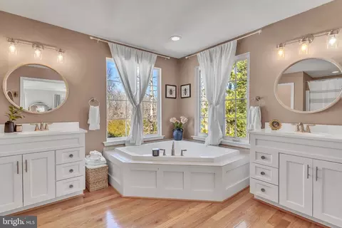 Bath - 814 Birch Ave, North Beach, MD 20714 photo 3 of 5