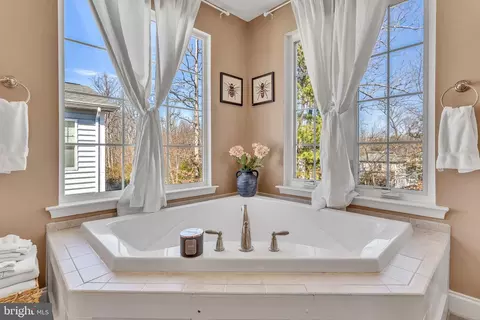 Bath - 814 Birch Ave, North Beach, MD 20714 photo 4 of 5