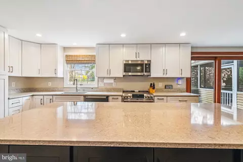 Kitchen - 877 Doris Dr, Arnold, MD 21012 photo 4 of 4