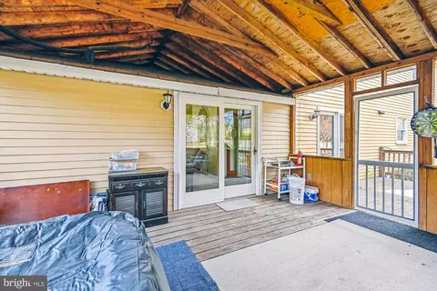 Exterior - 877 Doris Dr, Arnold, MD 21012 photo 4 of 19