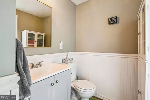 Bath - 877 Doris Dr, Arnold, MD 21012 photo 1 of 4