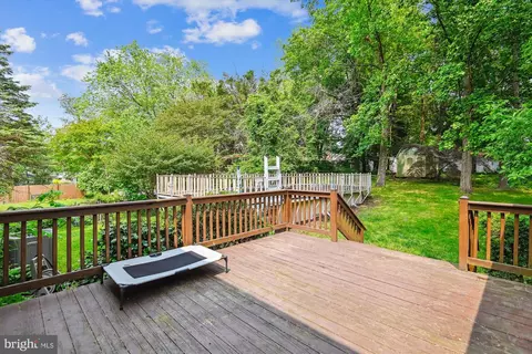 Exterior - 877 Doris Dr, Arnold, MD 21012 photo 5 of 19