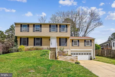 877 Doris Dr, Arnold, MD 21012