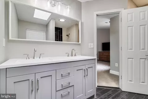 Bath - 252 Braxton Way #27, Edgewater, MD 21037 photo 1 of 1