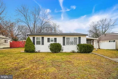 213 Glen Rd, Glen Burnie, MD 21060