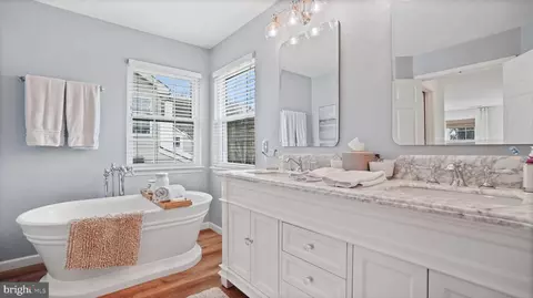 Bath - 2801 Elsa Ct, Crofton, MD 21114 photo 2 of 6