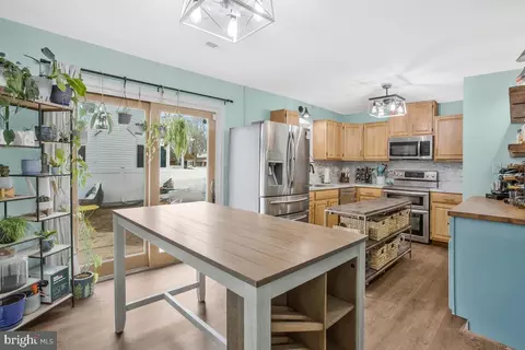 Kitchen - 5983 Tyler Rd, Deale, MD 20751 photo 1 of 4