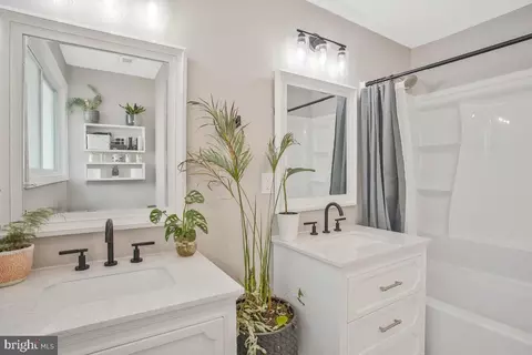 Bath - 5983 Tyler Rd, Deale, MD 20751 photo 2 of 2