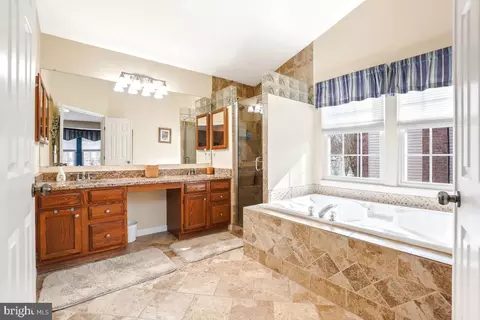 Bath - 2115 Crossgate Dr, Crofton, MD 21114 photo 2 of 4
