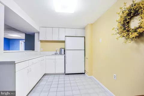 Kitchen - 2115 Crossgate Dr, Crofton, MD 21114 photo 7 of 7