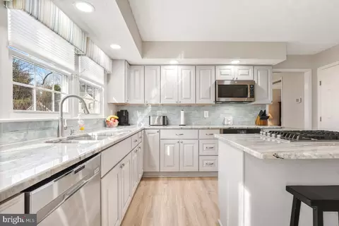 Kitchen - 2115 Crossgate Dr, Crofton, MD 21114 photo 5 of 7