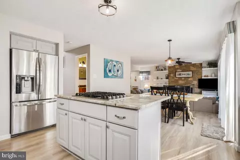 Kitchen - 2115 Crossgate Dr, Crofton, MD 21114 photo 6 of 7
