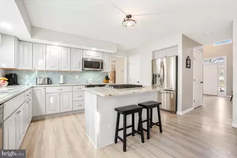 Kitchen - 2115 Crossgate Dr, Crofton, MD 21114 photo 4 of 7