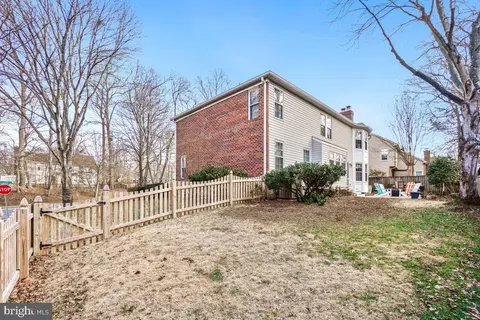 Exterior - 2115 Crossgate Dr, Crofton, MD 21114 photo 5 of 5