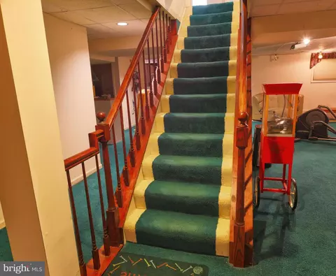 Entry Way - 303 Maro Rd, Pasadena, MD 21122 photo 8 of 8
