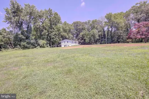 13 Elliott Rd, Annapolis, MD 21403