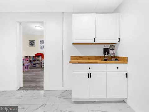 Entry Way - 251 Ullman Rd, Pasadena, MD 21122 photo 1 of 1