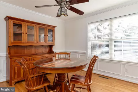 512 Williamsburg Ln, Odenton, MD 21113 photo 7