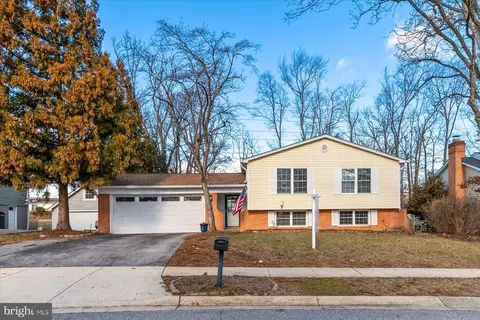 512 Williamsburg Ln, Odenton, MD 21113