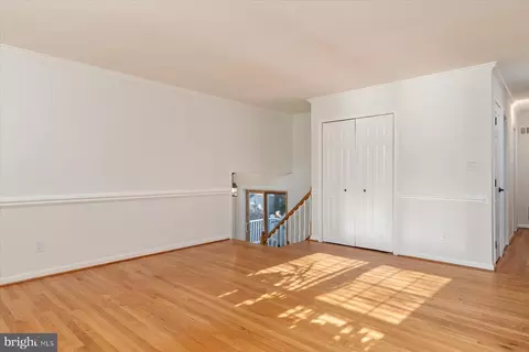 512 Williamsburg Ln, Odenton, MD 21113 photo 6