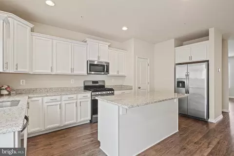 8337 Daydream Cres, Pasadena, MD 21122 photo 13