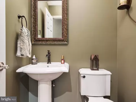 Bath - 8118 Buttercup Ln E, Pasadena, MD 21122 photo 1 of 6