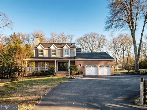 Exterior - 8118 Buttercup Ln E, Pasadena, MD 21122 photo 11 of 26
