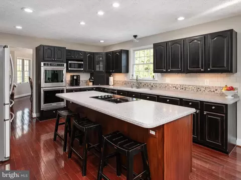 Kitchen - 8118 Buttercup Ln E, Pasadena, MD 21122 photo 3 of 6