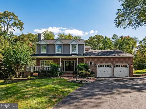 Exterior - 8118 Buttercup Ln E, Pasadena, MD 21122 photo 23 of 26